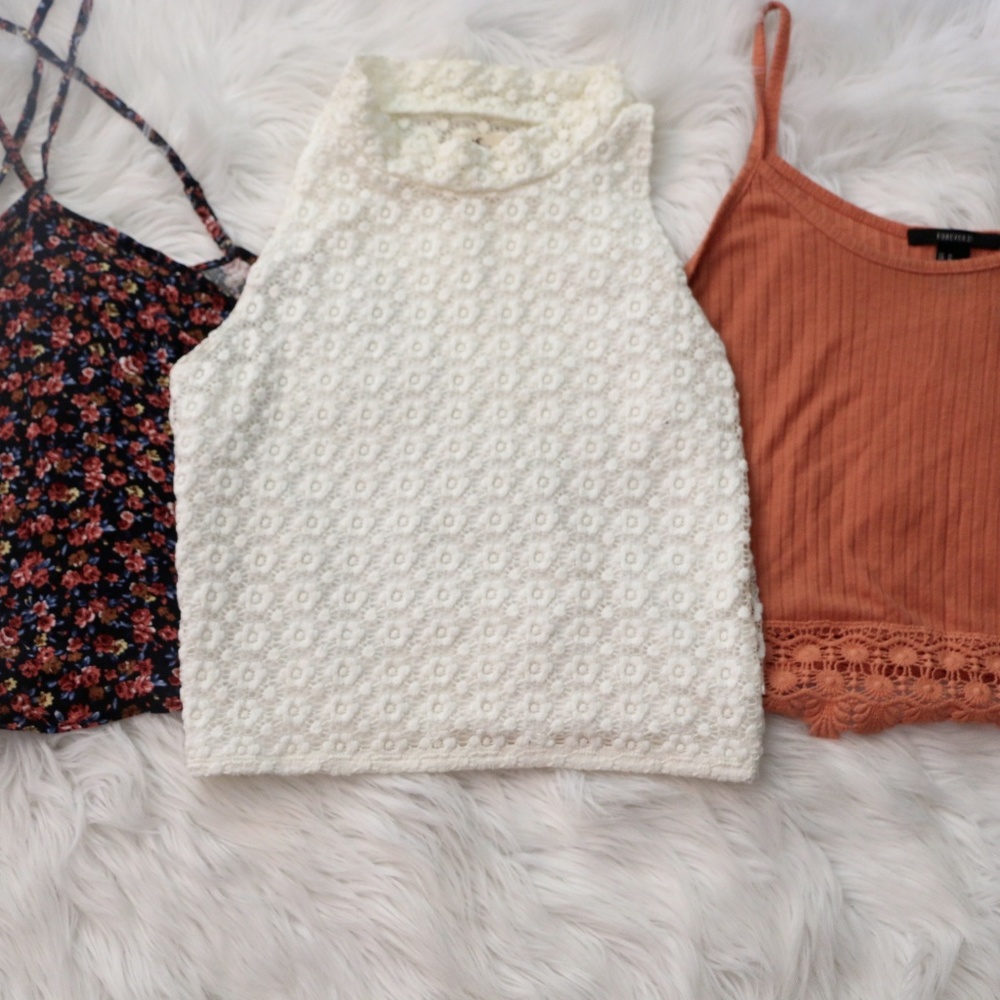 American Eagle, Hollister, Forever 21 Bundle - Picture 5 of 7